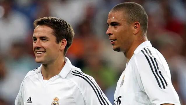 抑或是在比 抑或是在比